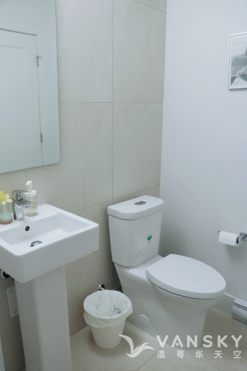230404131909_first floor powder room.jpg